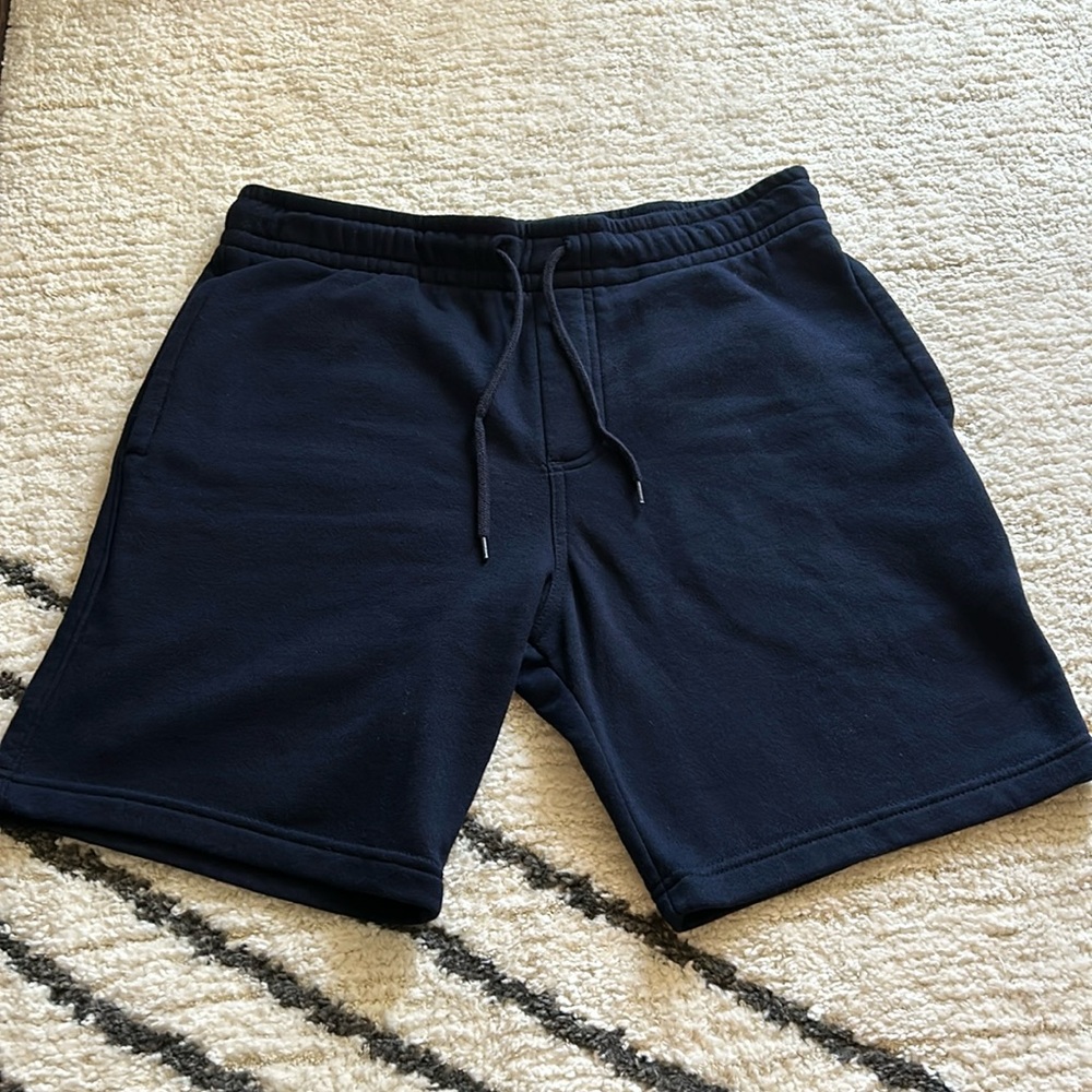 Goodfellow men’s navy blue comfy shorts. Size M